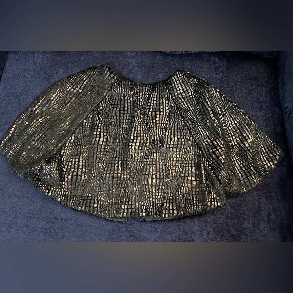 Chic Black Women's Cape - Picture 9 of 10